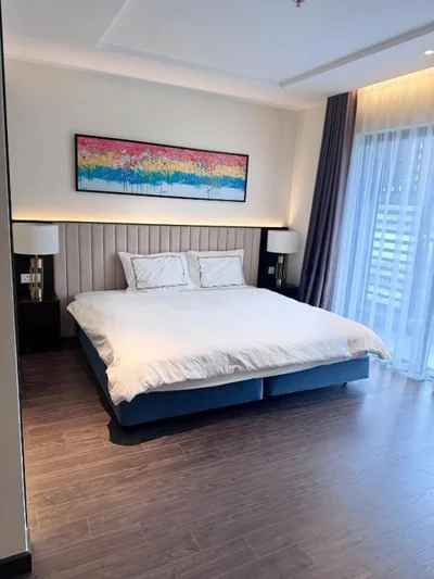 One-Bedroom Apartment with Balcony and City View — OM Sapphire Homestay - Hạ Long